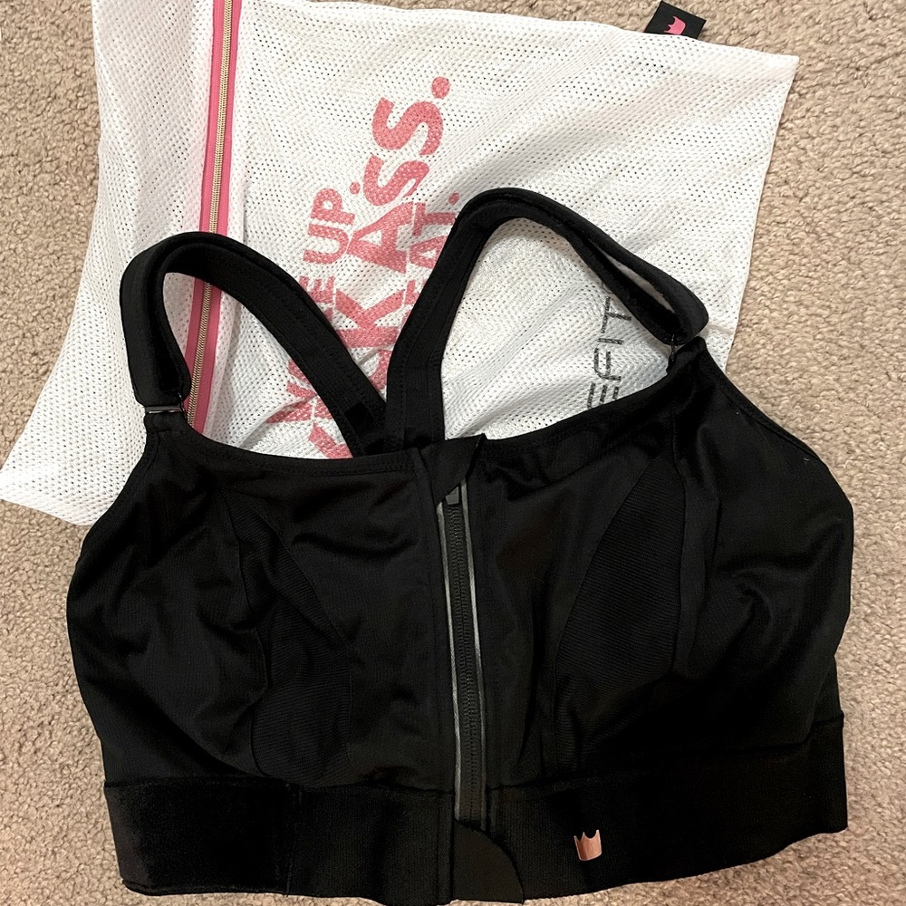 SheFit Ultimate Sports Bra Black